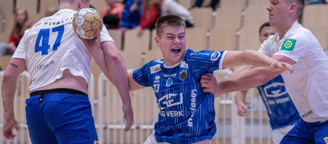 Reynir Þór vefur